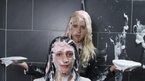 chiara-and-sabrina-get-messy-w_30.jpg