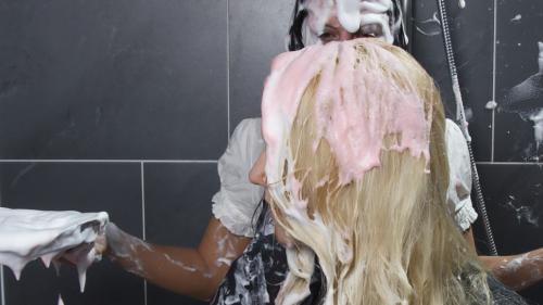 chiara-and-sabrina-get-messy-w_33.jpg