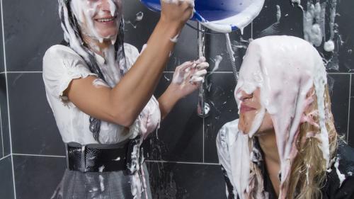 chiara-and-sabrina-get-messy-w_38.jpg