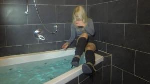 chiara-makes-her-wetlook-debut_1.jpg