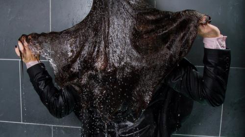 ines-is-soaked-in-her-levis_19.jpg
