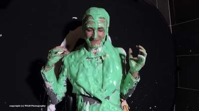 lauren-enters-the-pie-business_12.jpg