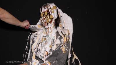 lauren-enters-the-pie-business_30.jpg