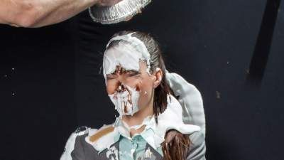 lauren-enters-the-pie-business_41.jpg