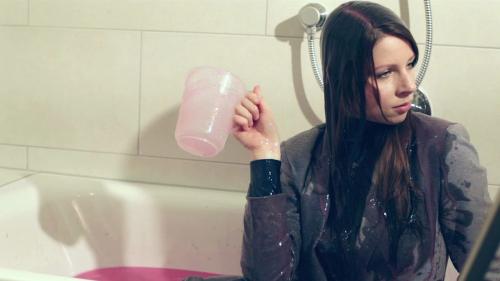 linda-slimed-in-her-office-out_24.jpg