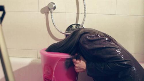 linda-slimed-in-her-office-out_28.jpg