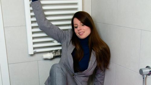 linda-slimed-in-her-office-out_31.jpg