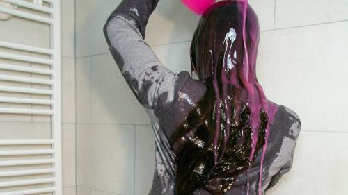 linda-slimed-in-her-office-out_37.jpg