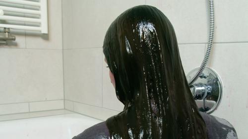 linda-slimed-in-her-office-out_38.jpg