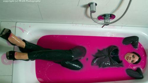 linda-slimed-in-her-office-out_41.jpg