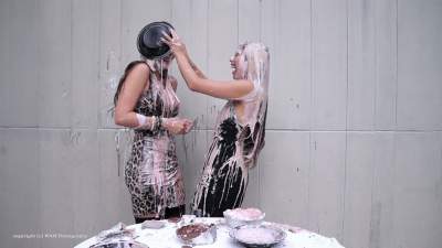 manu-and-brenda-have-some-mess_12.jpg