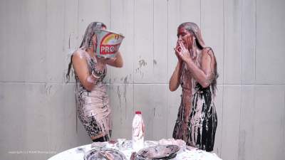 manu-and-brenda-have-some-mess_15.jpg