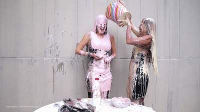 manu-and-brenda-have-some-mess_18.jpg
