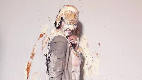 the-business-lady-is-pied_10.jpg
