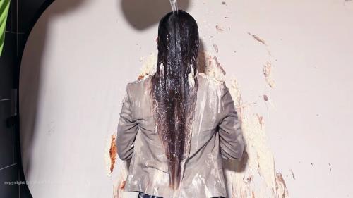 the-business-lady-is-pied_12.jpg