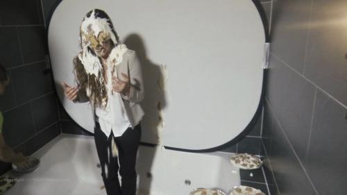 the-business-lady-is-pied_17.jpg
