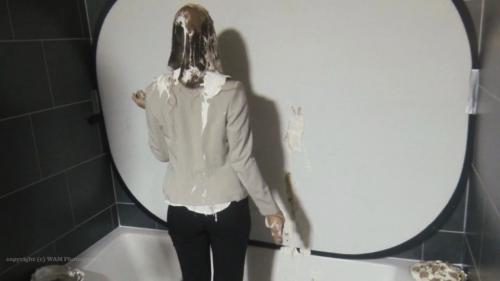 the-business-lady-is-pied_20.jpg