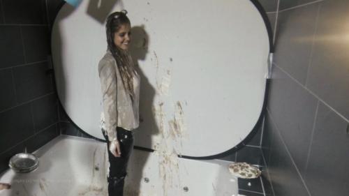 the-business-lady-is-pied_23.jpg