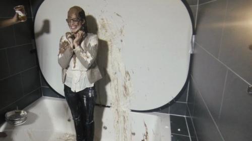 the-business-lady-is-pied_27.jpg