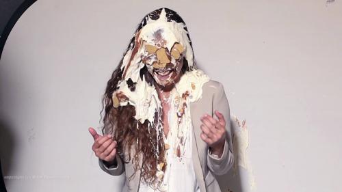 the-business-lady-is-pied_3.jpg
