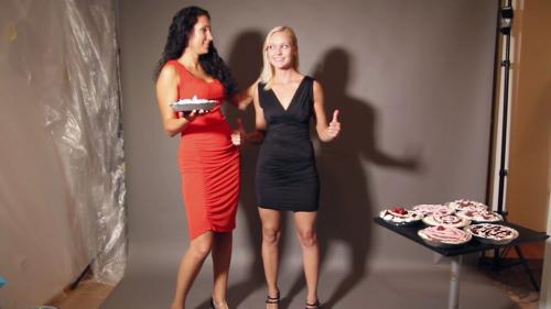 two-models-have-a-piefight_21.jpg