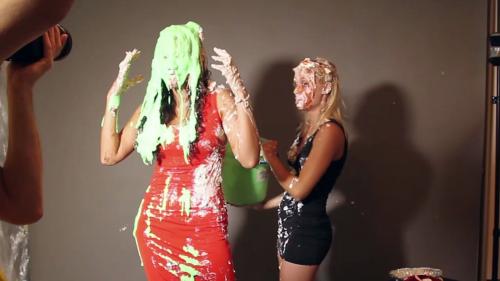 two-models-have-a-piefight_31.jpg