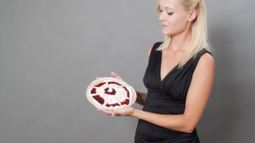 two-models-have-a-piefight_37.jpg