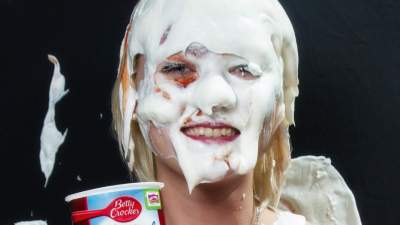 verena-is-pied-in-the-face_15.jpg