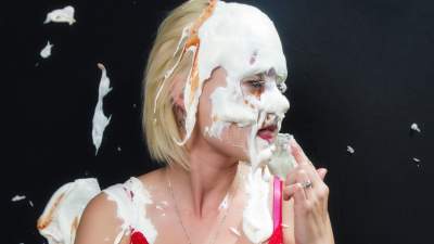 verena-is-pied-in-the-face_16.jpg