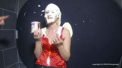 verena-is-pied-in-the-face_3.jpg