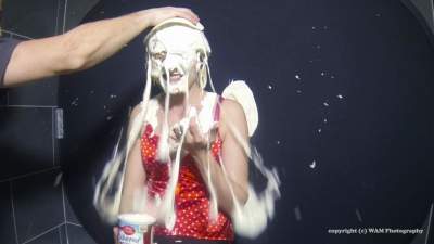 verena-is-pied-in-the-face_4.jpg