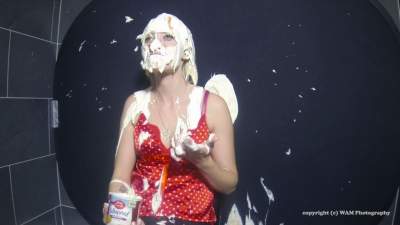 verena-is-pied-in-the-face_5.jpg